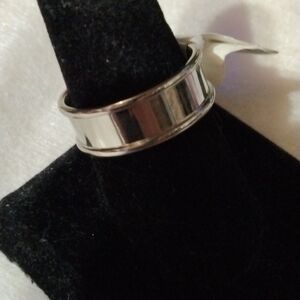 Steel wedding band ring size 10 NWT silver tone (sku 637)